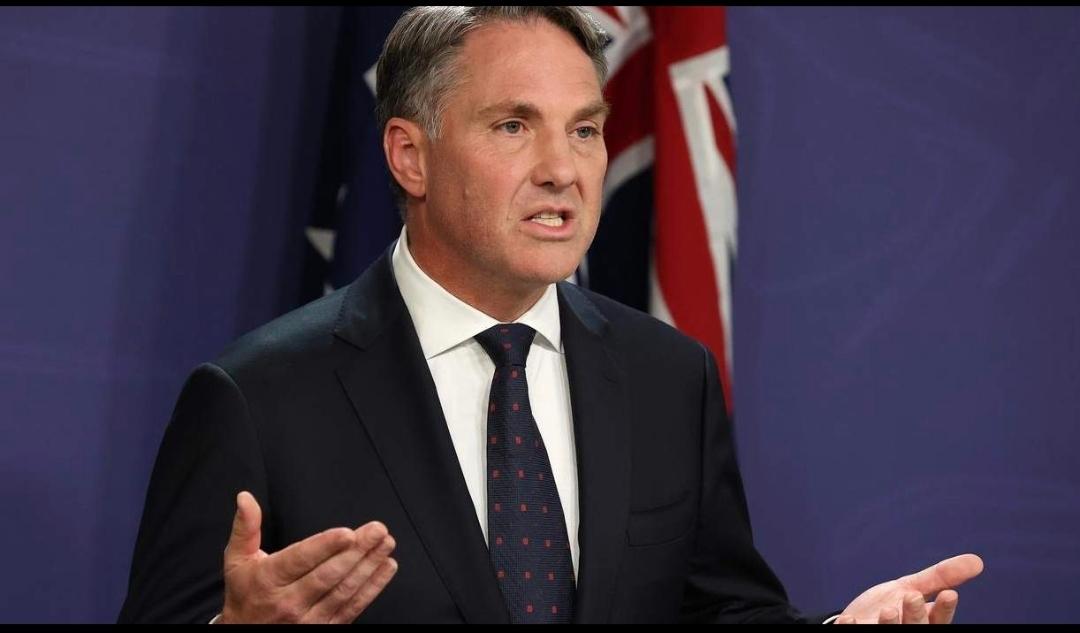 居心叵测！2月15日，澳大利亚副总理兼国防部长理查德·马尔斯就中国的军事集结发出