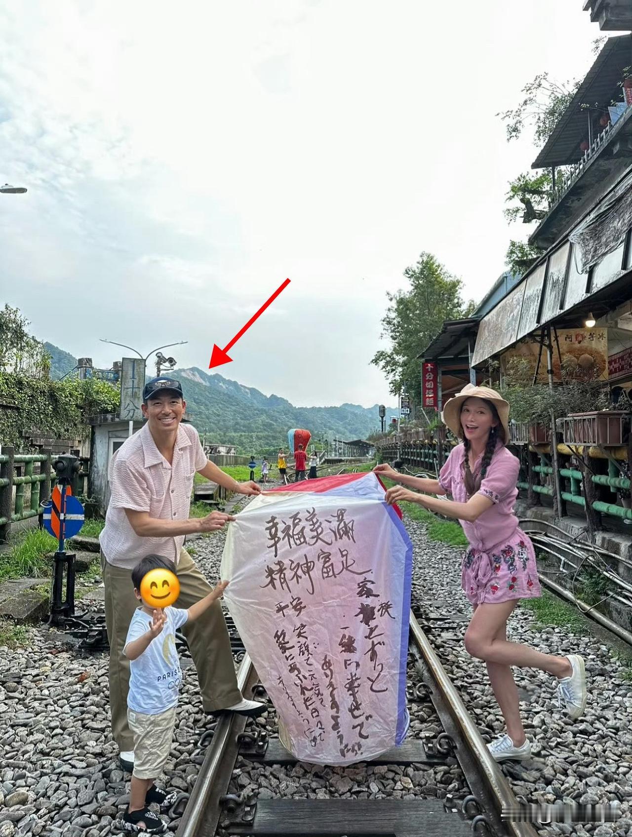 林志玲，引发热议。7月31日，52岁的林志玲，冲上热搜，没想到，她带着日本丈