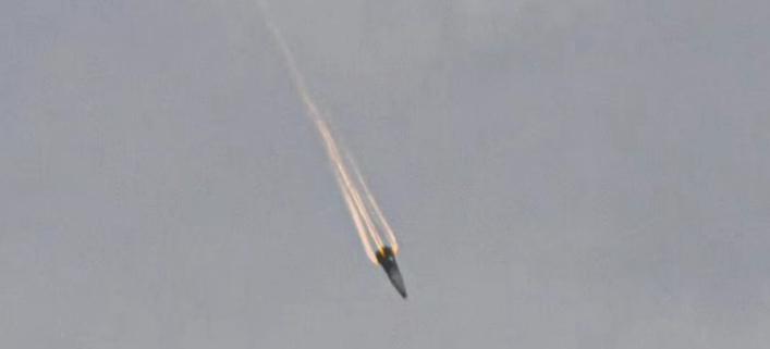 首次高清晰拍摄，伊朗MaRV机动式再入弹头，飞临以色列目标头顶瞬间。3月21