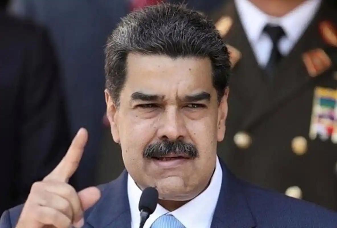 马杜罗纽约听证会后首发声，法官一句话直接改写局势。一场针对国家元首的跨国抓捕