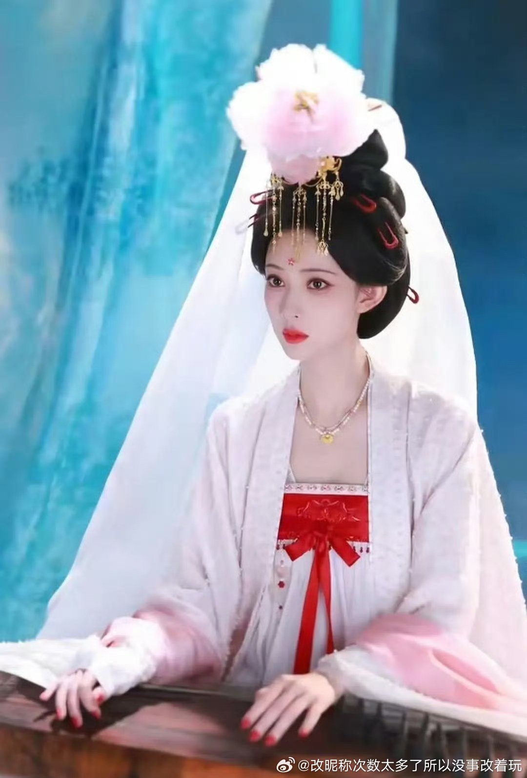 “大饼”官宣但是男女主都在和别人撕