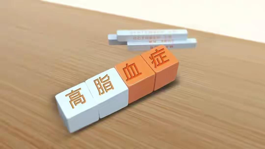 高血脂与睡觉有关？医生多次强调：高血脂人，睡觉切记“3不要”！你以为高血脂只