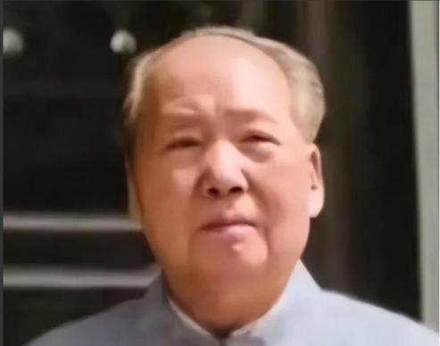 1975年，已经82岁高龄的毛主席突然问身边的人：功德林里，还有国民党战犯吗？"