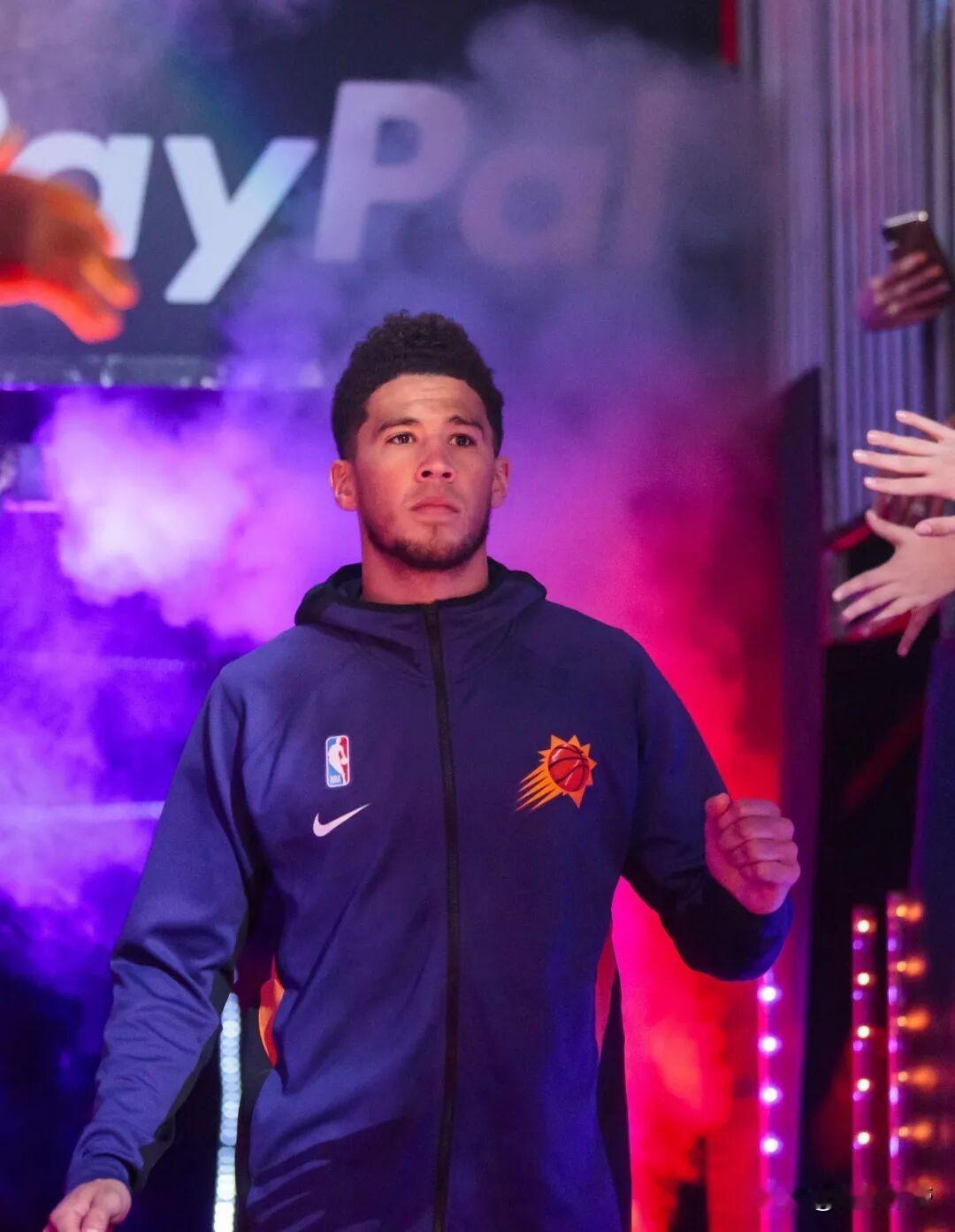 三分大赛未解之谜，布克到底有没有把冠军让给利拉德？今天早上的NBA全明星三分