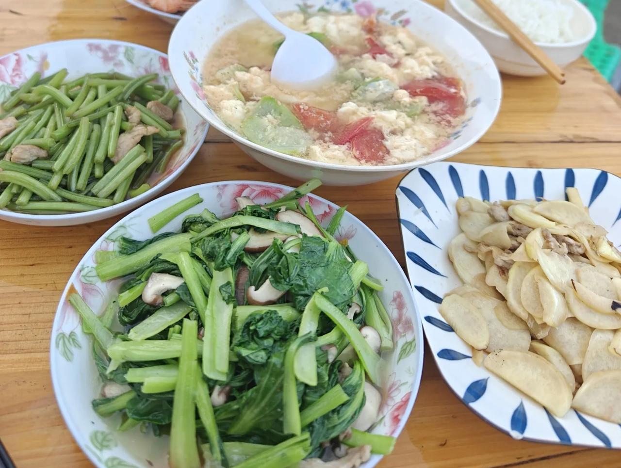 #晒图笔记大赛#这两天去了一趟舟山，每餐都是吃海鲜，今天回了家，晚餐简单点。