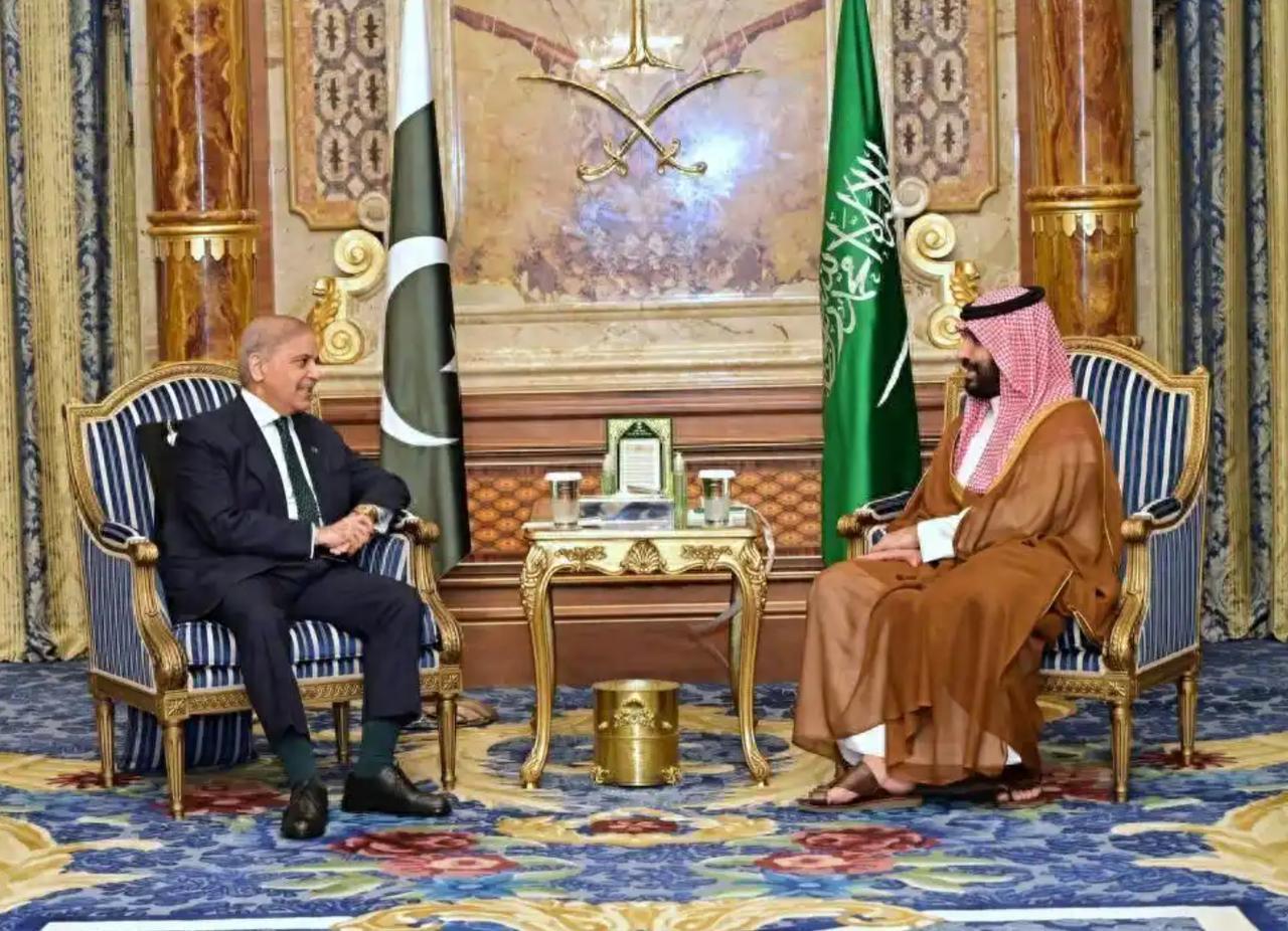 巴基斯坦最近干了四件事，每一件都是大事：1、协调美国和伊朗，在伊斯兰堡进行和