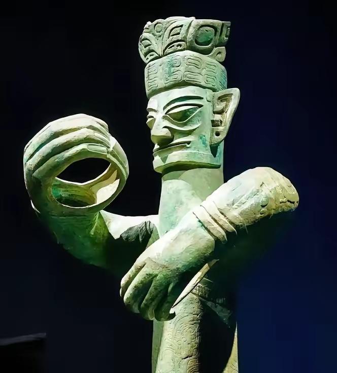 这越南那边挖出来的老物件，真是给咱们上了一堂生动的历史课！谁能想到，当年秦国大军