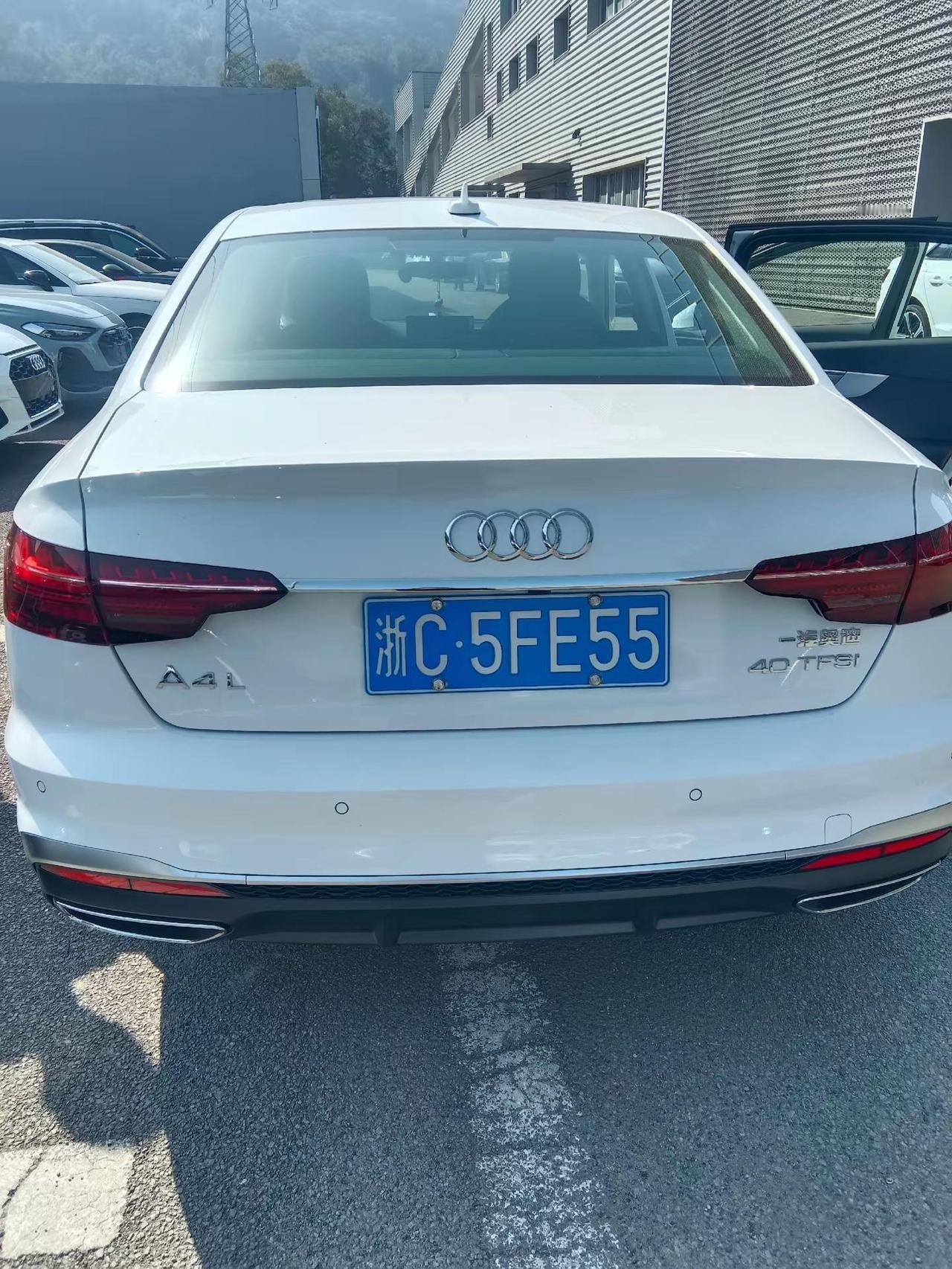 今天的运气还真是不错哦！花了8千块搞了个豹子车门一关一路平安😊🌹🌹🌹