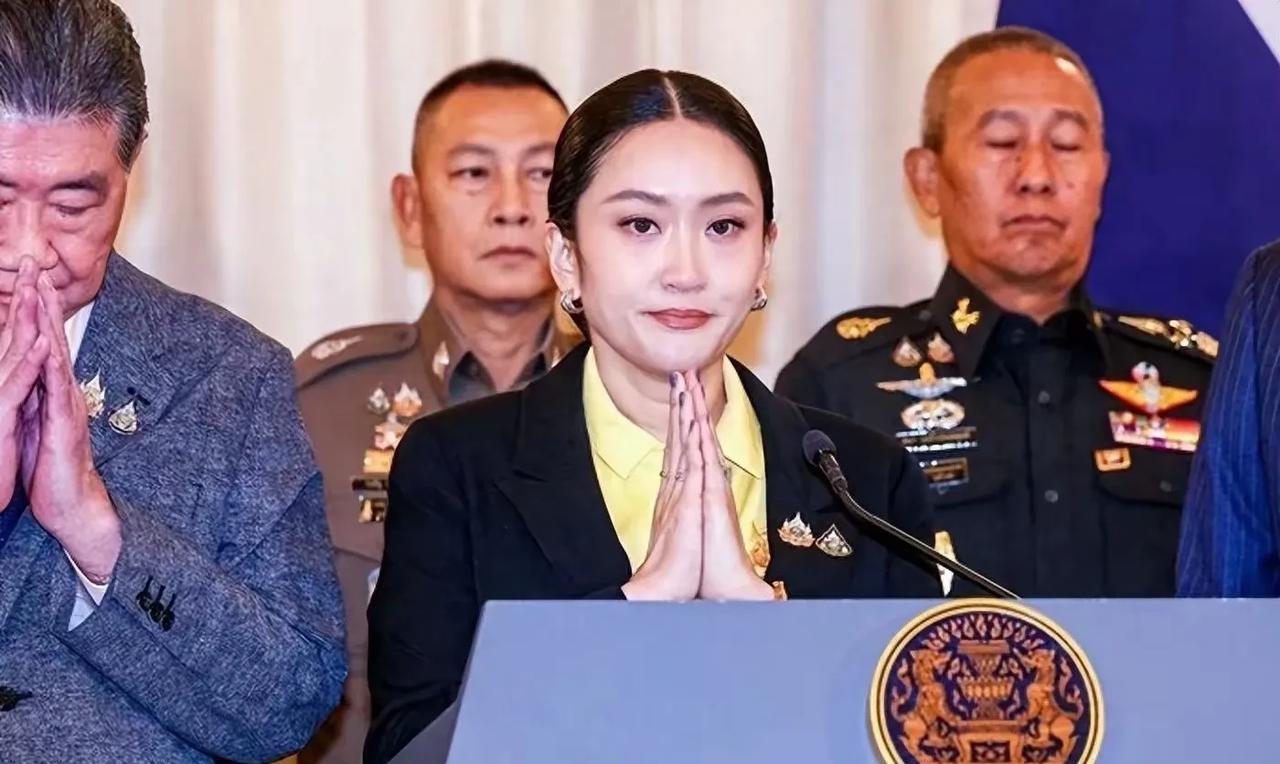 果然不出所料，泰国国王批准了佩通坦的内阁改组方案，释放出的支持信号很强烈！她，基