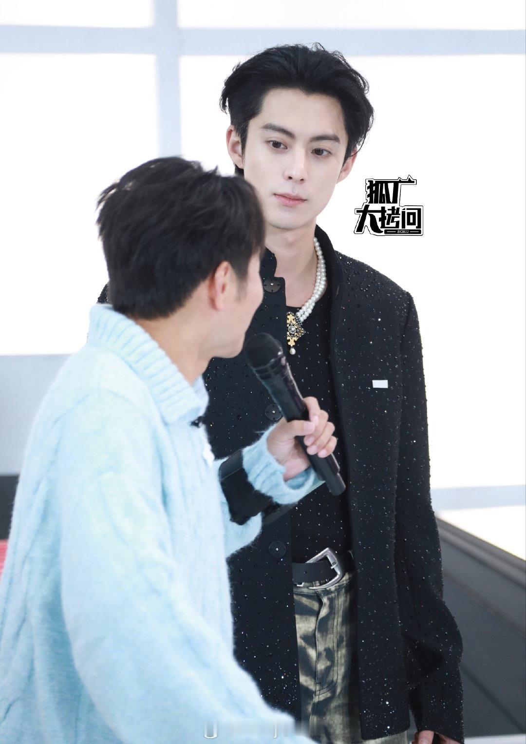 疯狂好六夜红毯生图：王鹤棣、孟子义，这状态合作一部《将门独后》怎么样？​​​