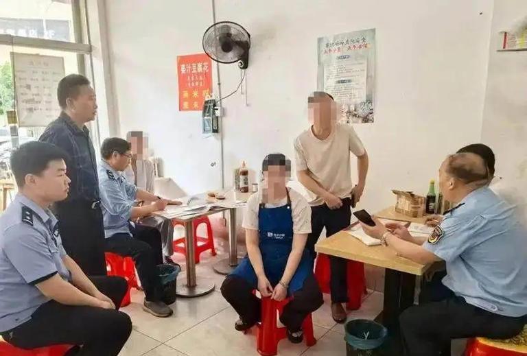简直是谋财害命！湖南株洲茶陵县，一早餐店的肠粉格外的Q弹，生意也是异常火爆，然而