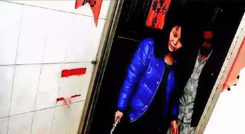“太离谱了！”一房东以各种理由不退租客押金，租客没硬刚没拉黑，反手买了三百多个鸡