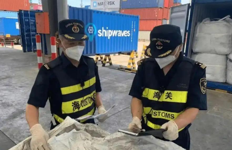 国安部这次公布特大稀土走私事件，真是让人惊掉下巴。中国稀土出口管制后，西方国家为