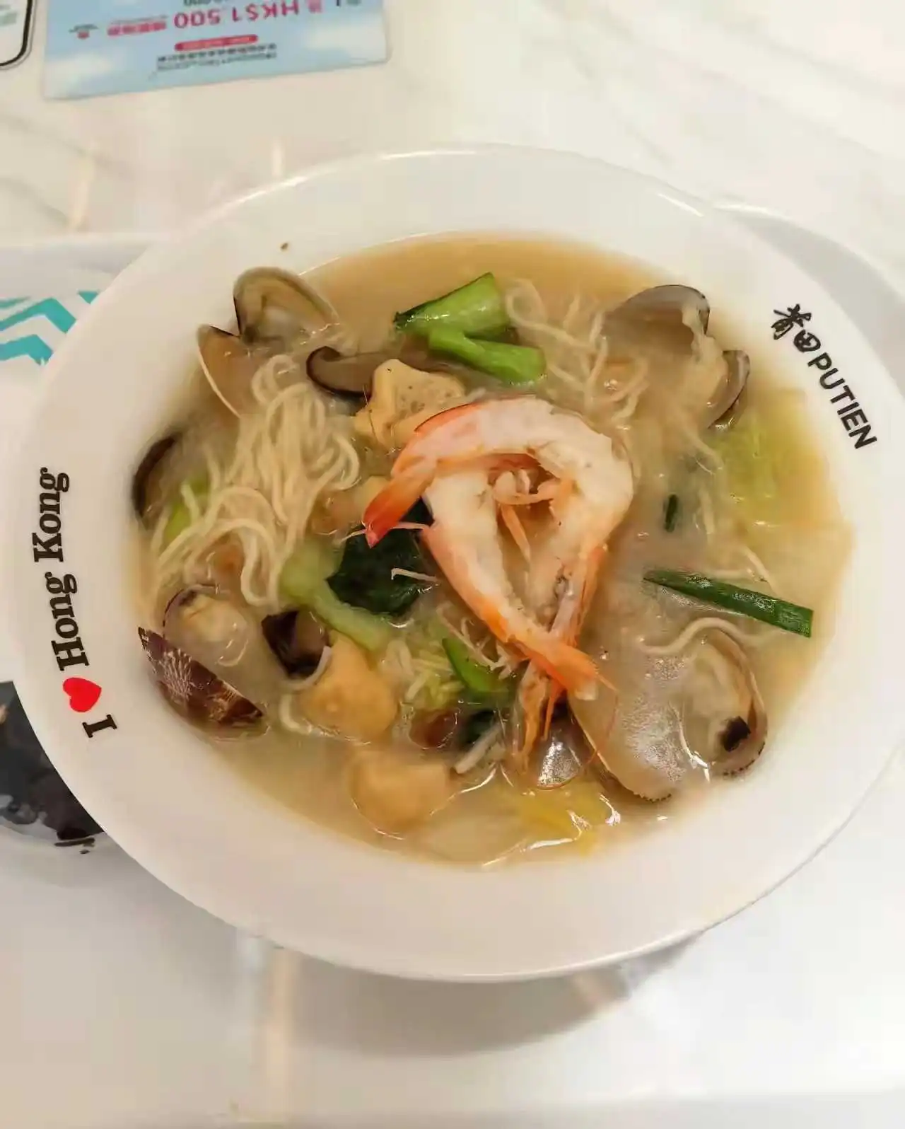 香港机场这一碗海鲜面够贵的，怪不得港人都往深圳跑
