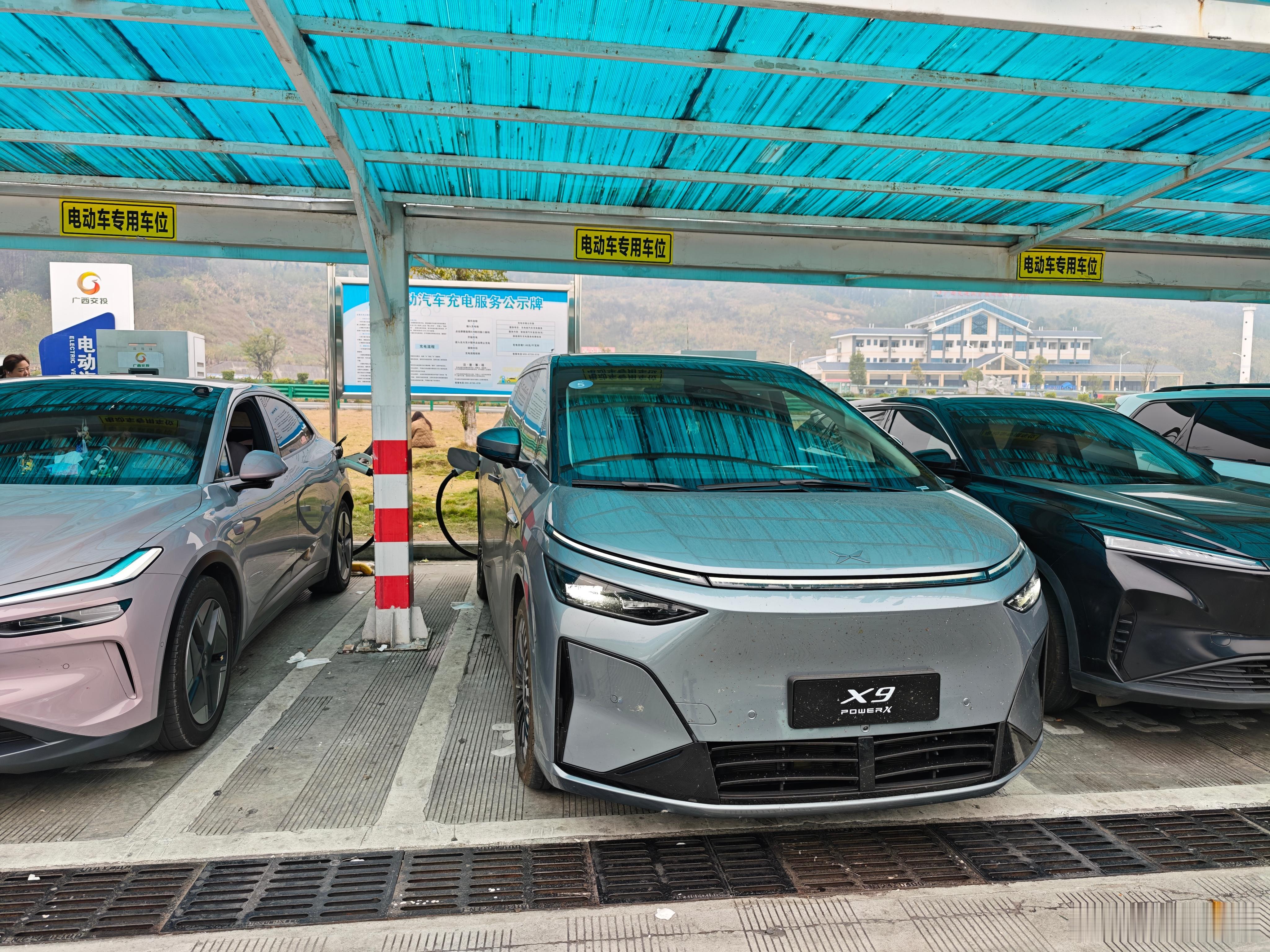 由奢入俭难60kW真的太慢了……饭都吃完了才充了不到30度电