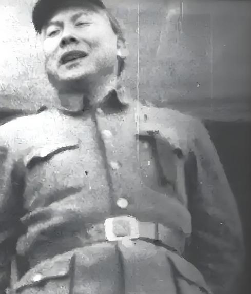 1949年广州刚解放，叶剑英正要去当官，伟人却突然传来急令：此人无论犯了