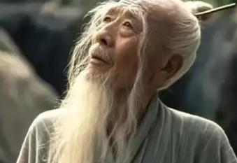 他是中国古代史上最长寿的人，活了443岁，从唐朝一直活到了元朝。据说晚年身体