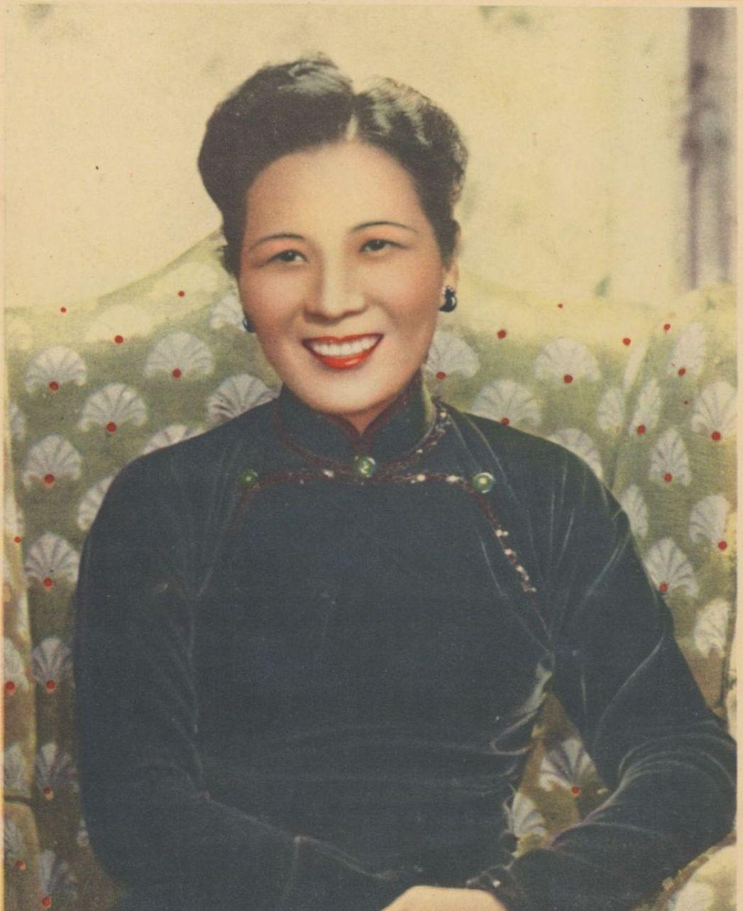 宋美龄、严幼韵、黄蕙兰，都是高寿之人，106，113，100。但是没有说她们多么