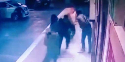 坦桑尼亚被绑架中国人被勒索1.4亿元光天化日在写字楼被7人团伙伏击掳走，被非法拘