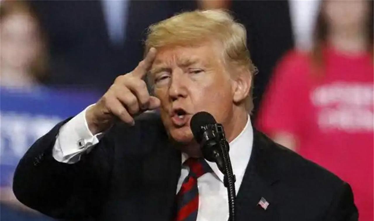 中美第三场恶斗打响，特朗普点三大将决战，中国不听就加500%关税中美之间的经贸