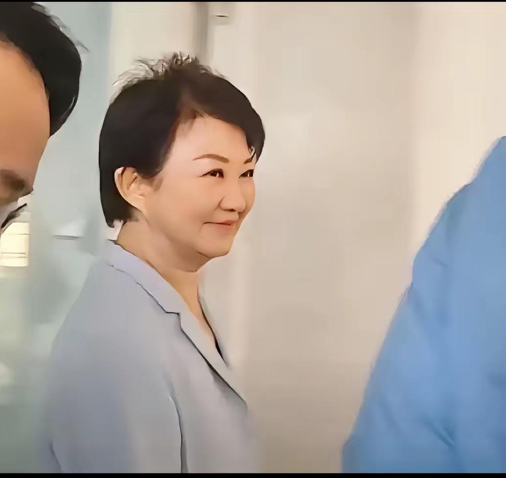 台中市市长卢秀燕今天被记者问到日本和菲律宾擅自把台湾省以东划成他们的经济区域时，