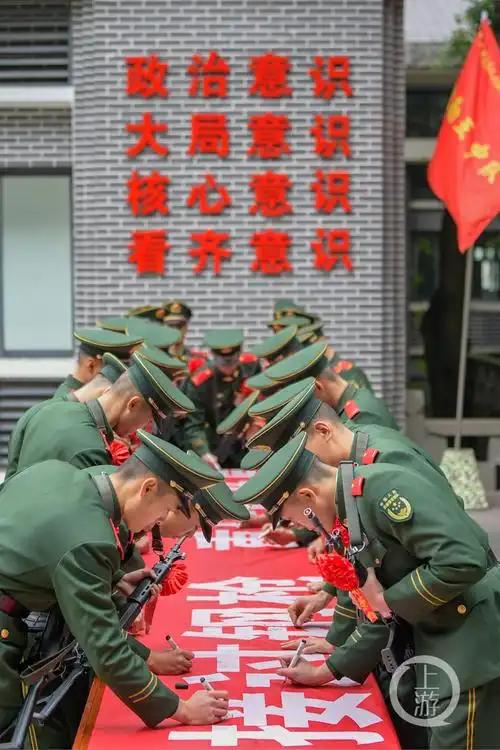 我在新兵连的时候，有一项“冷门绝技”，结果新兵连还没结束，就被老连队“预定”了。