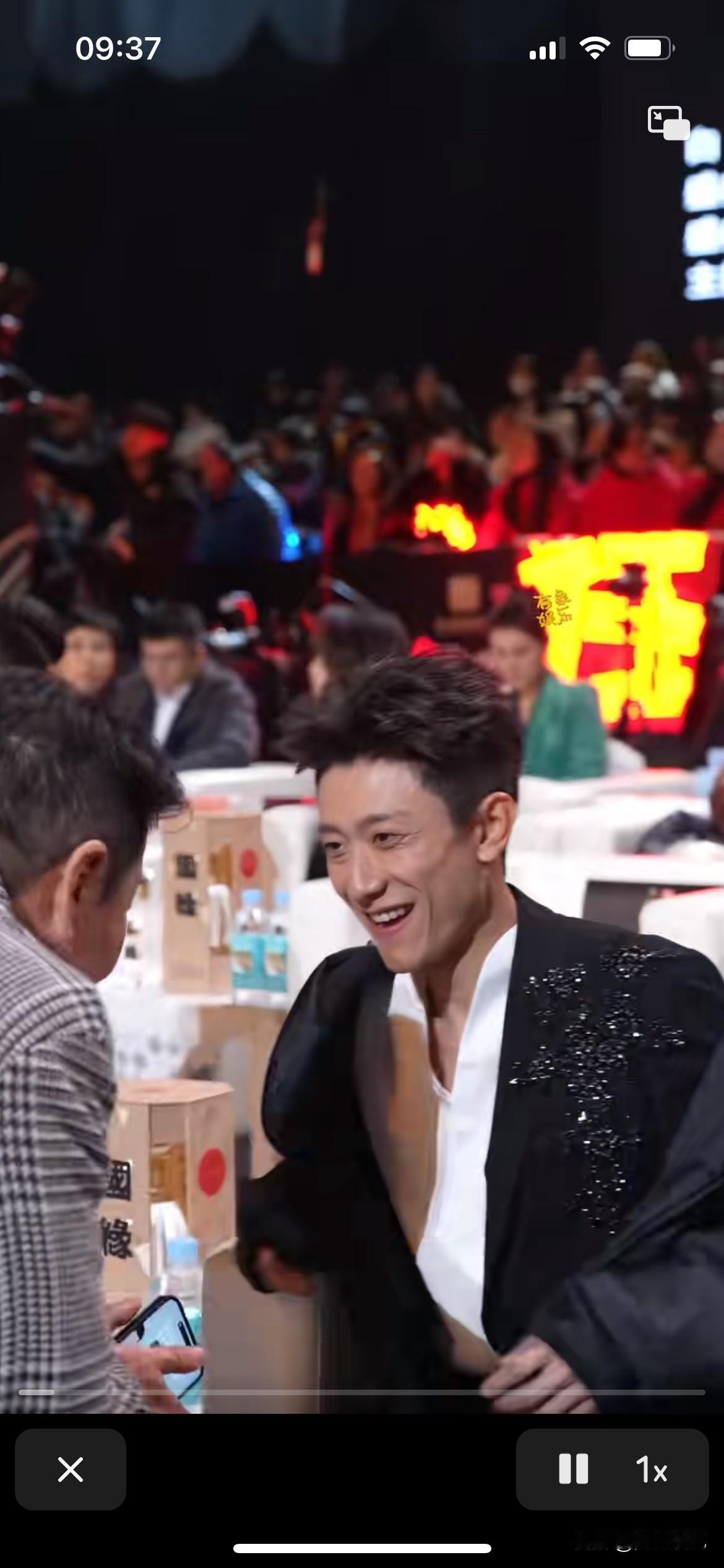 张一山老师那么有钱，都不懂的保养，黑眼圈比平常人还要黑，脸上只有皮没有肉了，