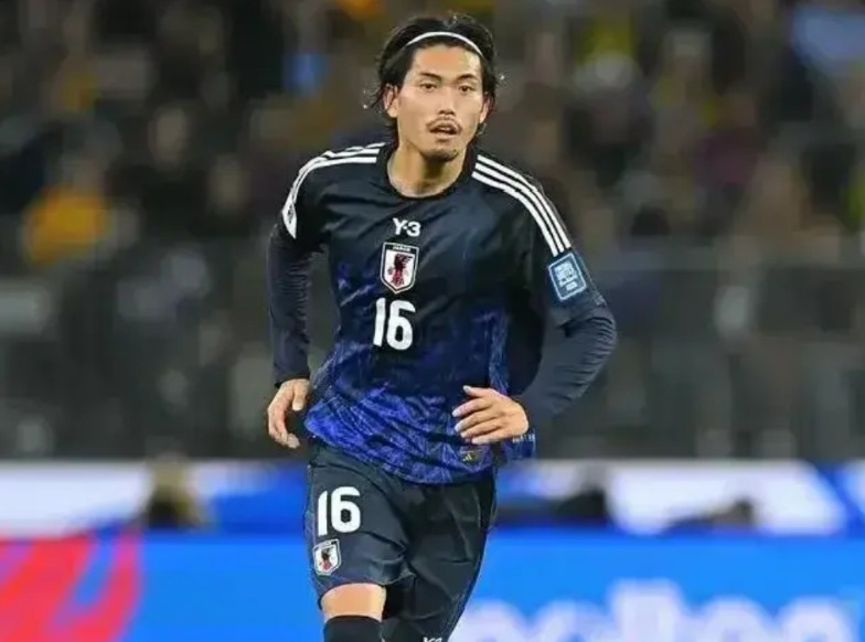 日本后卫和门将身价高就算了，让人不能忍的是身高也太高了，而且还不是归化！日本