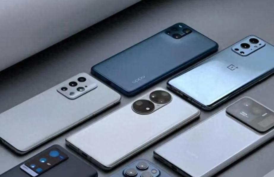 iPhone突然便宜了，芯片却在疯涨，手机厂到底在慌什么？最近苹果官网把新款