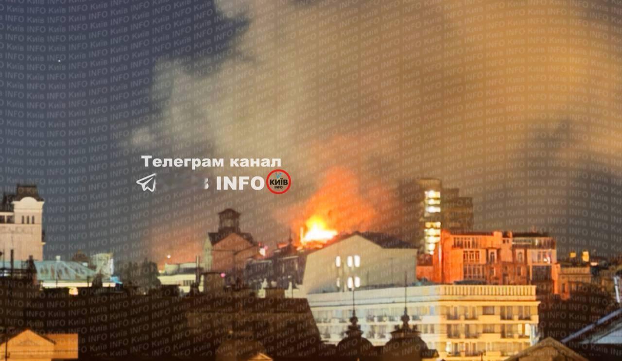 “炸！炸！炸！炸死北约大鱼”当地时间2026年7月1日深夜，俄罗斯武装部队对乌克
