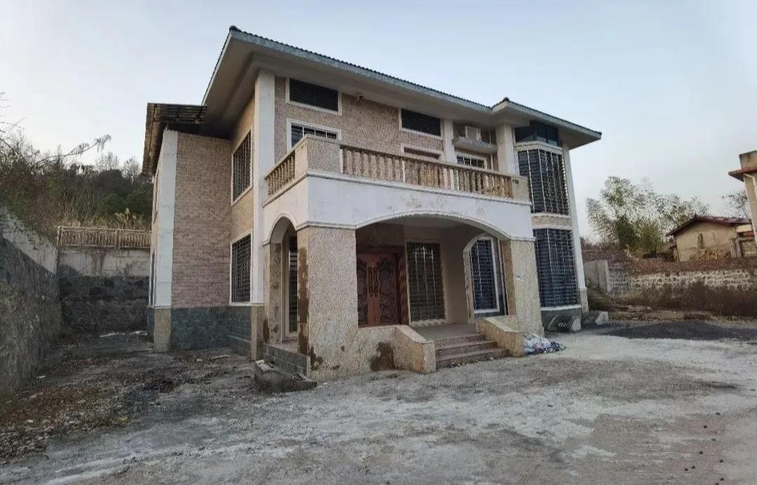 有没有人觉得，佘智江老家的房子怪怪的?最近网上有人拍到了佘智江老家的房子，从