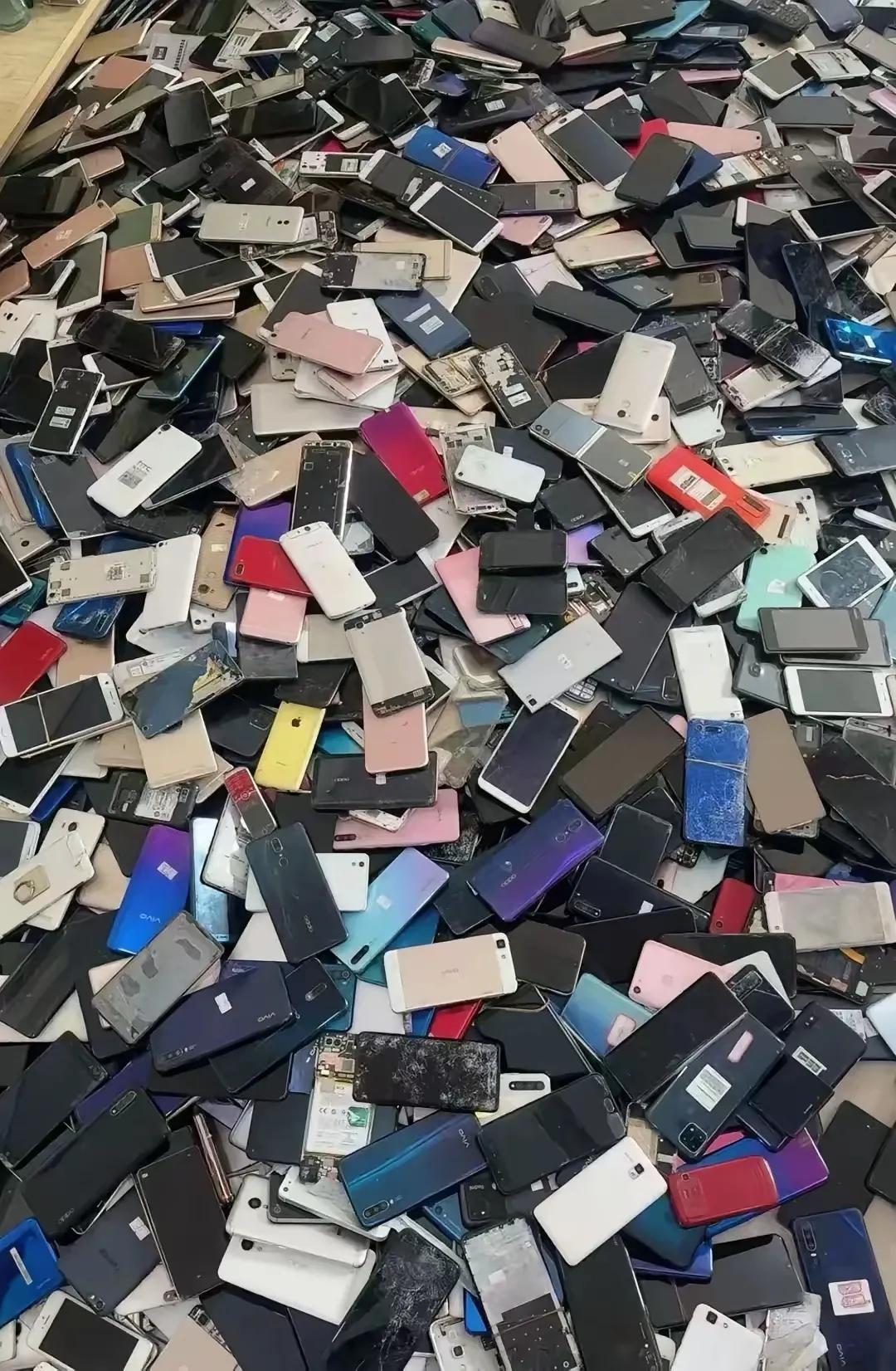 以为旧手机只能换个盆、换把剪刀？原来高价回收背后藏着这么大的猫腻！那些喊着“高价