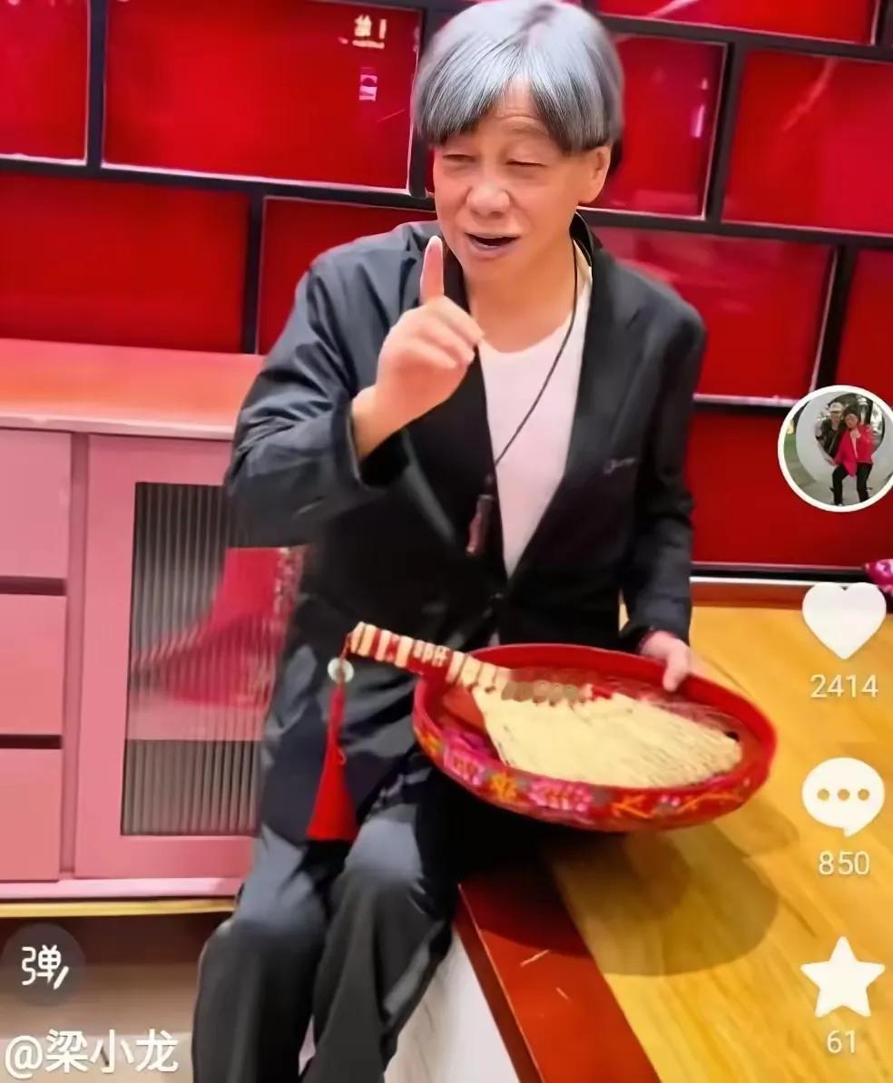 梁小龙哪是猝逝，分明是憋了四十年的爱国闷气没处发！追思会上老友的话，听得人心里发