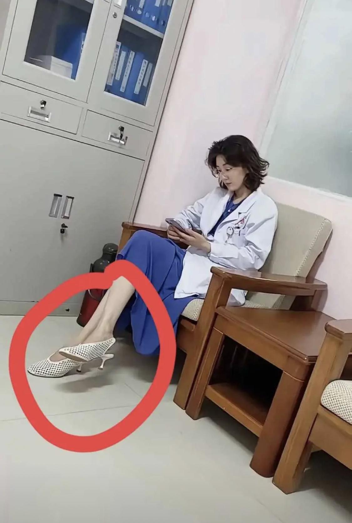 这鞋记得以前挺流行的，可惜现在没什么人穿了
