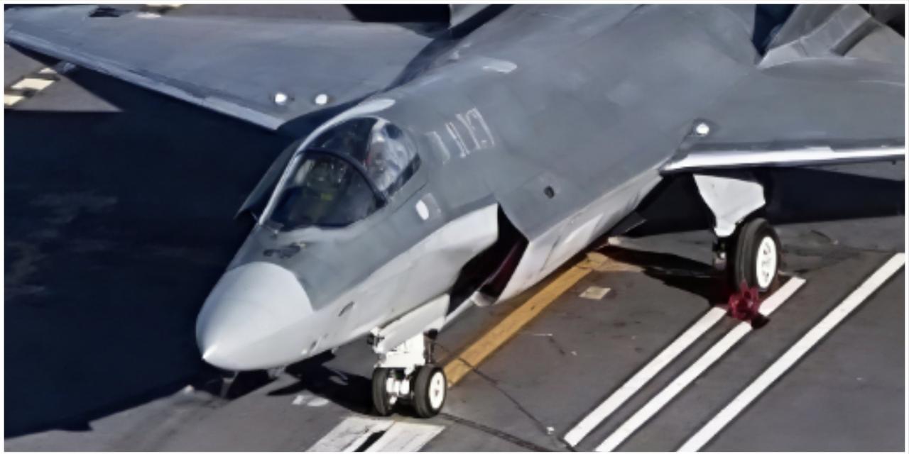 同角度对比照片，歼三五和F-35真的非常的相像，虽然不能说是完全一样，至少可以算