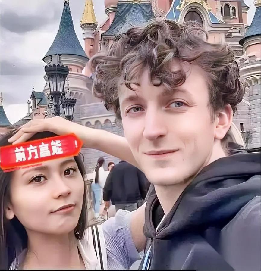 跨国恋翻大车女生赔了钱男方一句话直接把那层滤镜撕得干干净净。前阵子刷