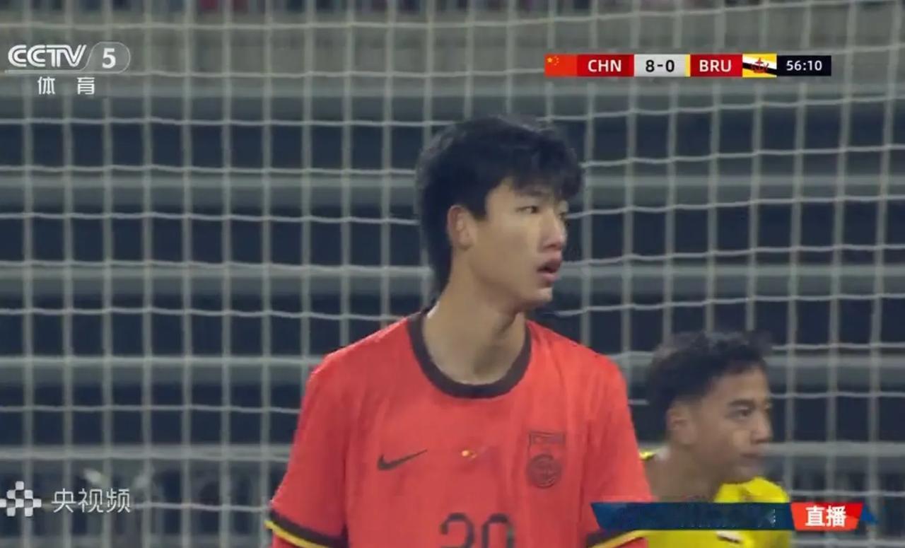 1.9米16岁神锋张松源才57分钟就1人独进5球，上演五子登科，中国队9比0文莱
