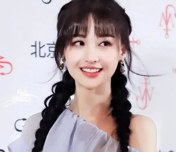 郑爽何至沦落至此不过也是有如此老爸什么样的女儿教育不出来从一