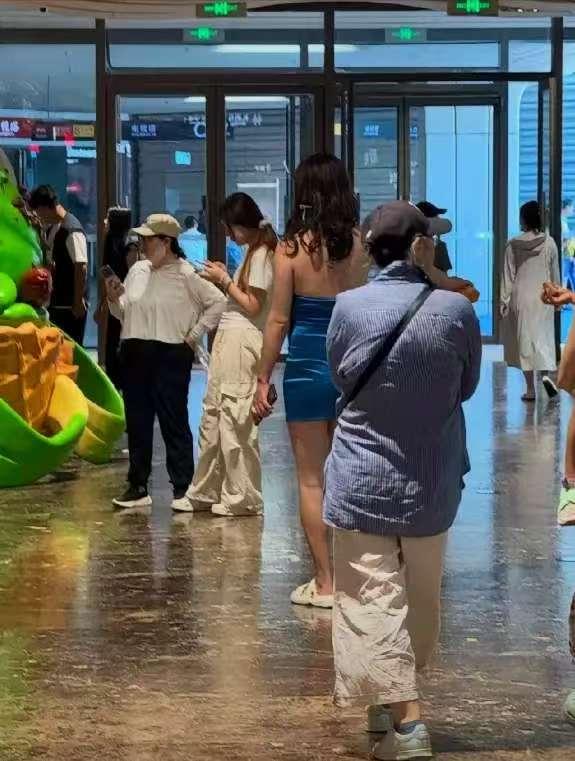 赛格一姐真有骨气，离开了赛格去了万象城，这事儿说明她骨子里是个有正义感的人，宁
