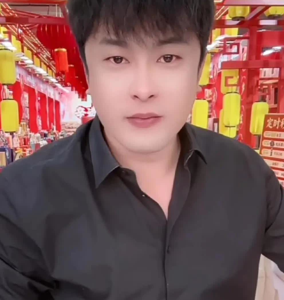 驴家小胖评辛巴很自信有预知未来，老葛线下特别低调，就是爱演剧本！