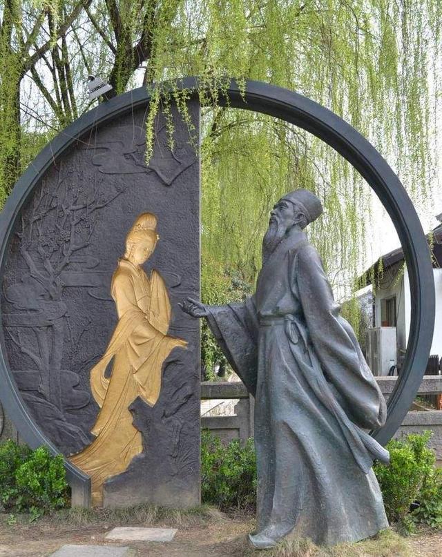 1144年，陆游娶了表妹唐婉，洞房花烛夜，陆游在唐婉耳旁说：一会吹了蜡烛，我可就