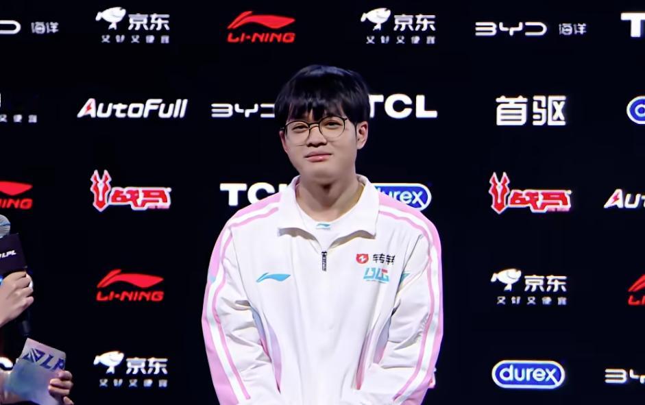 Xun：整体来说没什么变化吧，好好训练打比赛就行Viper太想赢Bin还没有适应