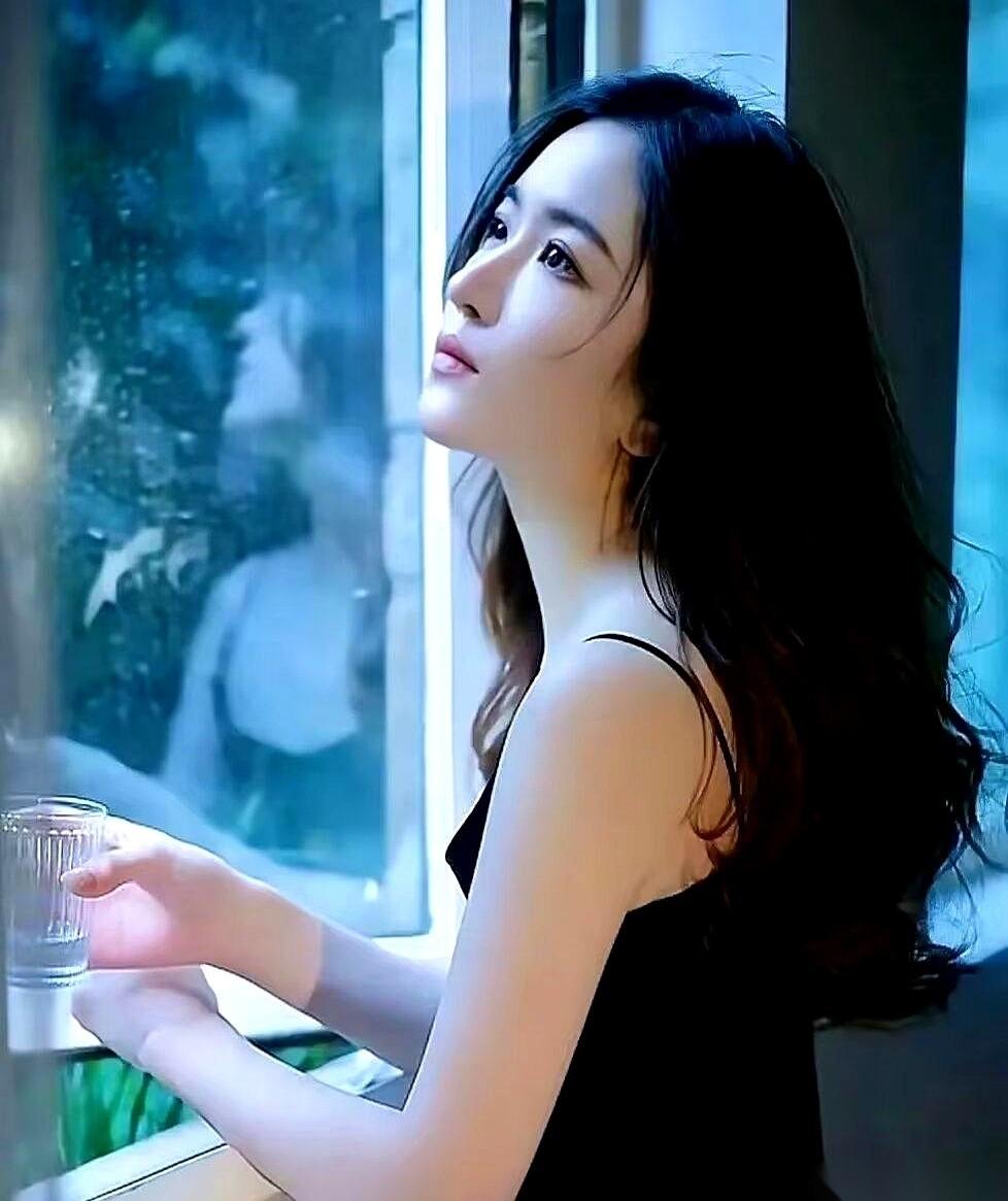 存200万。一年利息一万九。然后，你就可以退休躺平了。看到这种“好事多磨”