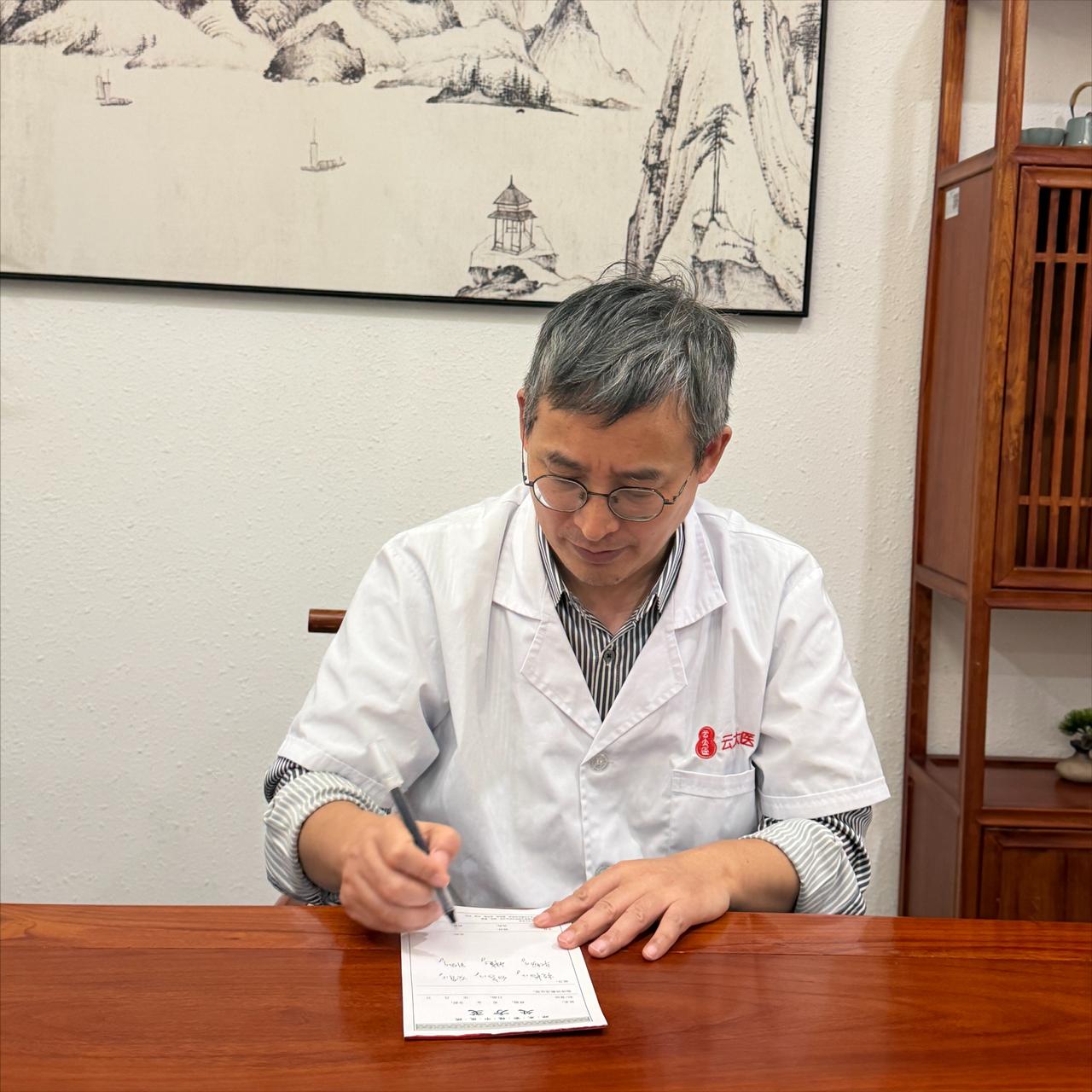 我看了30多年耳鸣脑鸣，其实不难，基本就三招，只发一次，建议收藏门诊上常见这样