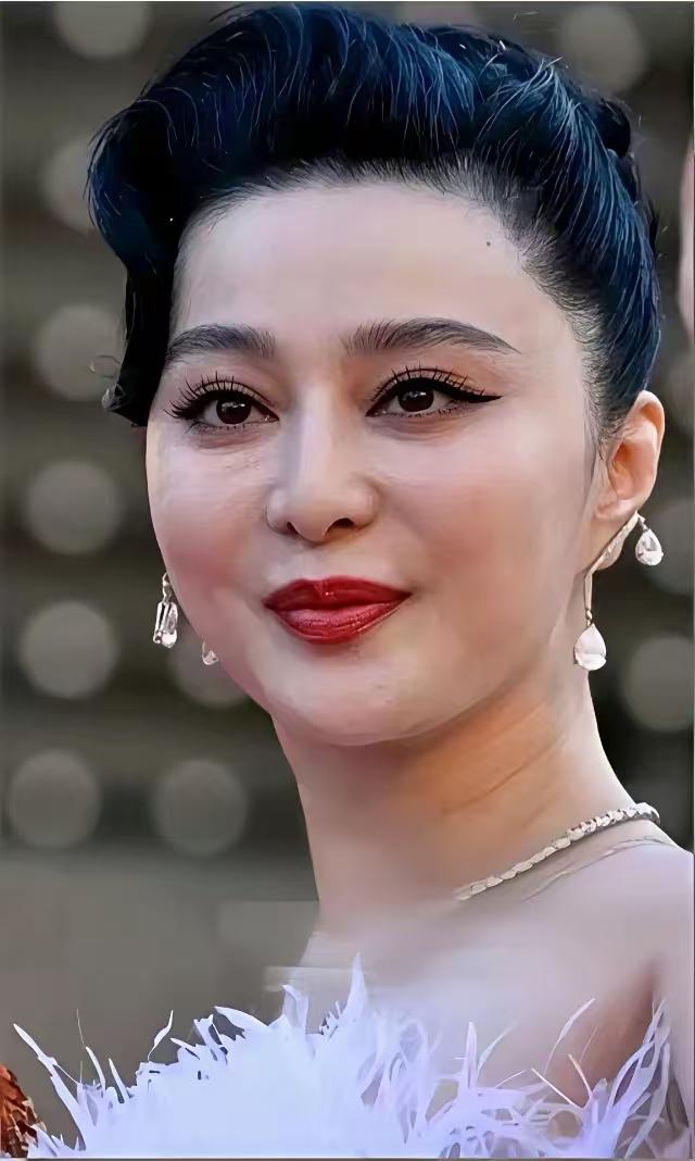 以前她骂的那个张姓女星，现在超美，也很幸福。女人黄金时期是17至37岁，过了这个