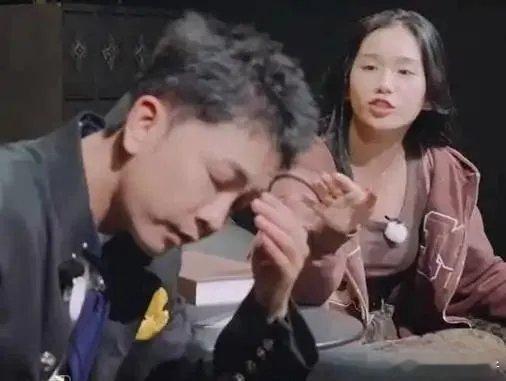 《再见爱人5》，又一对让人伤神。梁淞说总是说何美延原生家庭不好，但实际上梁淞家才