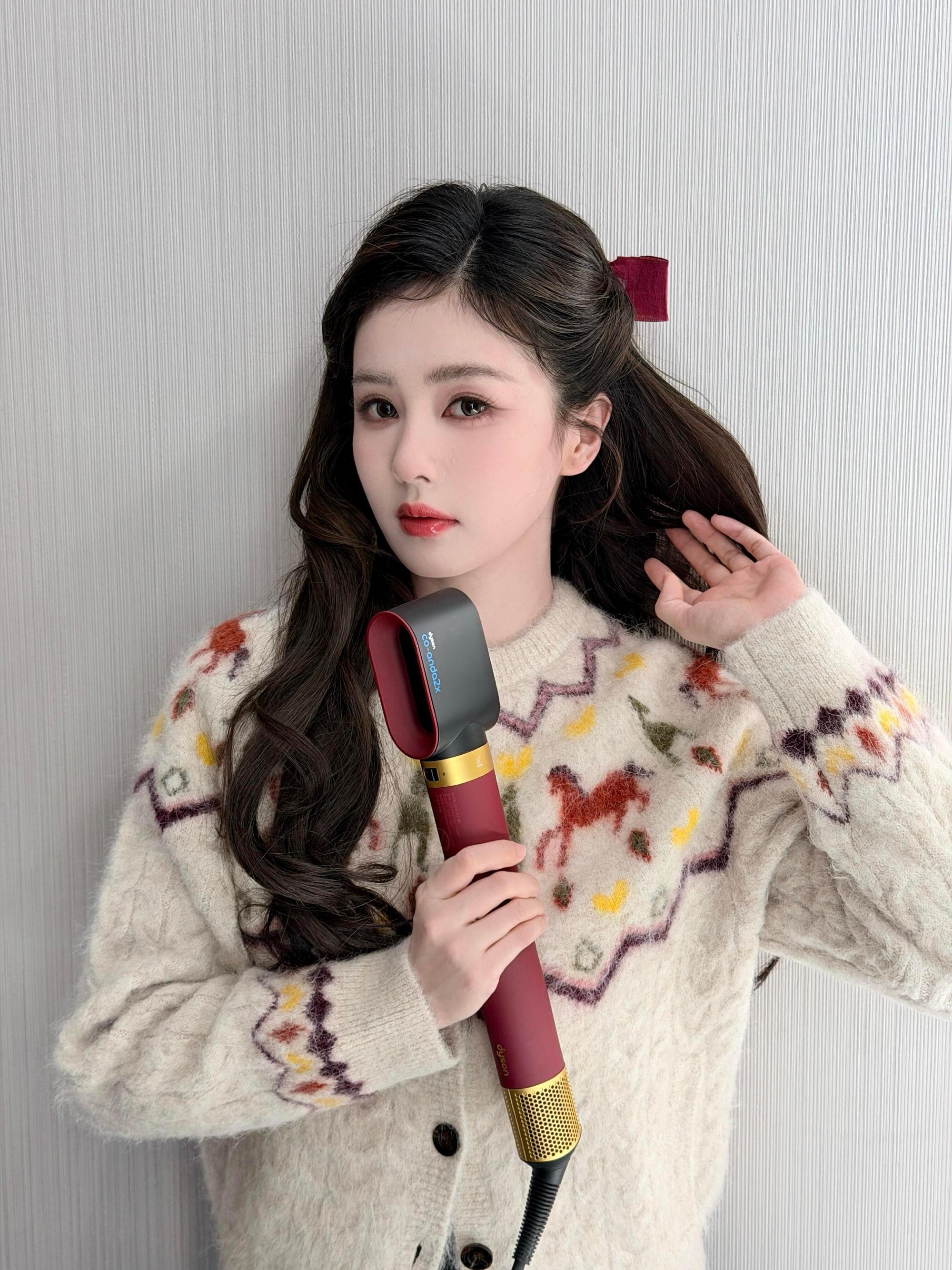 呵呵被白鹿限制发博了哈哈哈哈呵呵平常多拍点，偷偷发给我们看！