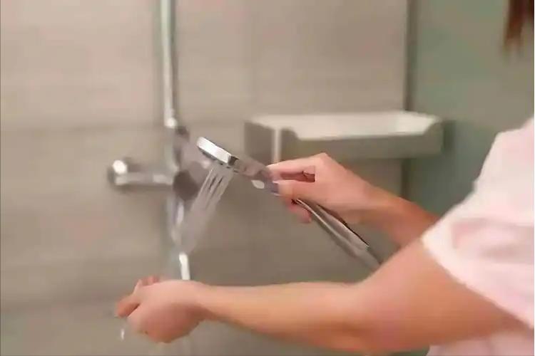 洗澡可能影响寿命！医生再次提醒：65岁以后，牢记洗澡“4不要”一提起洗澡，大