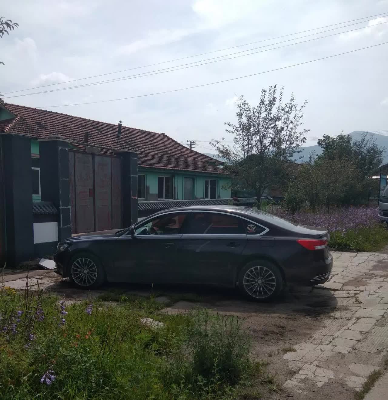 如果没有小米汽车的出现，众泰永远不知道自己死的有多冤！看看这个外形，再看看这个质