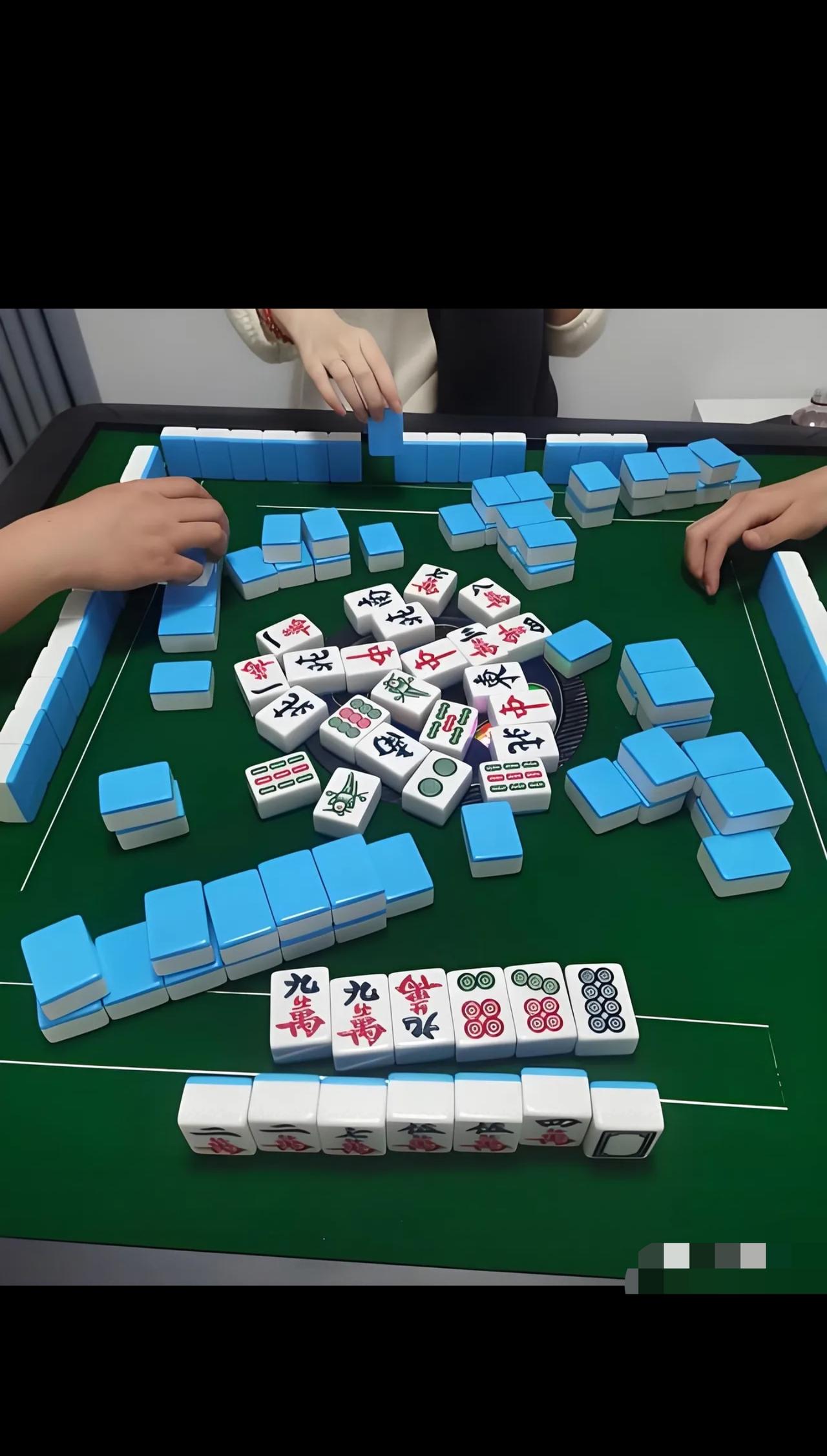 “不是谁死谁有理！”广东清远，男子在棋牌室打麻将，隐隐觉得不舒服，起身去外面透气